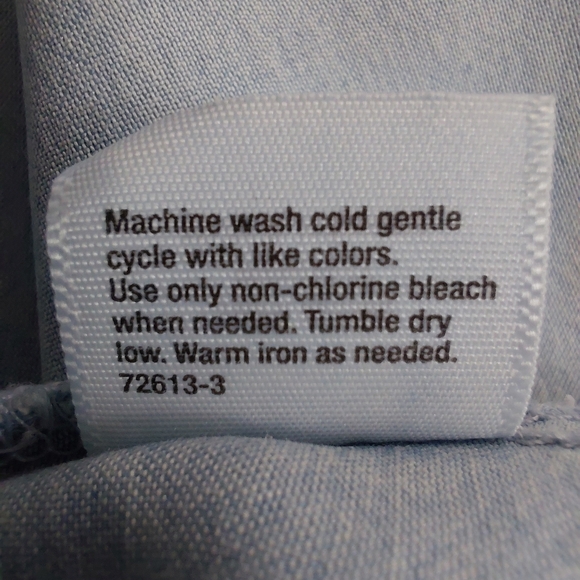 NWT St. John's Bay Apparel Blue Light Wash S/S Blouse - Picture 12 of 12